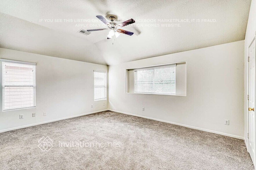 Building Photo - 3514 Barkers Crossing Ave