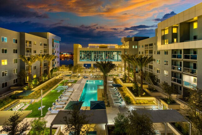 Building Photo - 420 N Scottsdale Rd