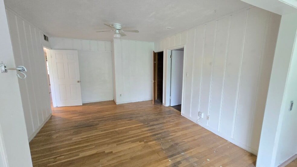 Building Photo - 1235 W Dayton Ave