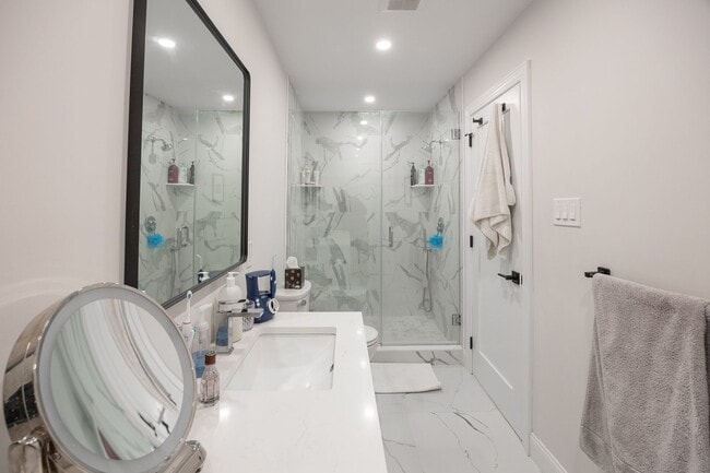 Building Photo - Newbold Square Church