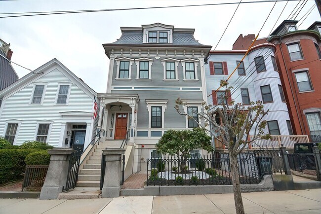 Building Photo - 205 Webster St