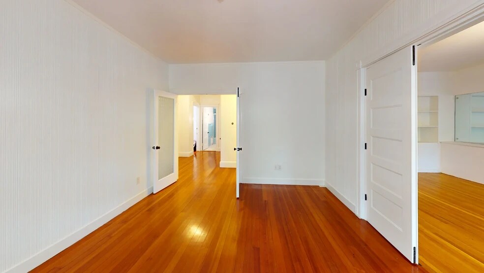 Building Photo - 1805 Beacon St