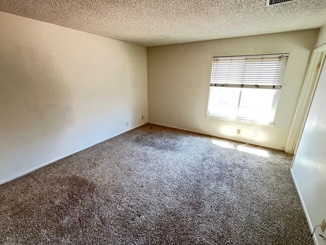 Building Photo - Adorable 3 Bed 2 Bath Home in Anaheim Hills