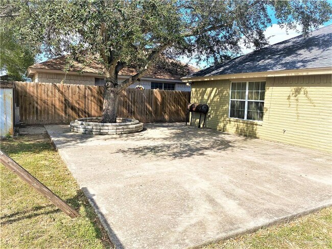 Building Photo - 3609 Raquel Ave