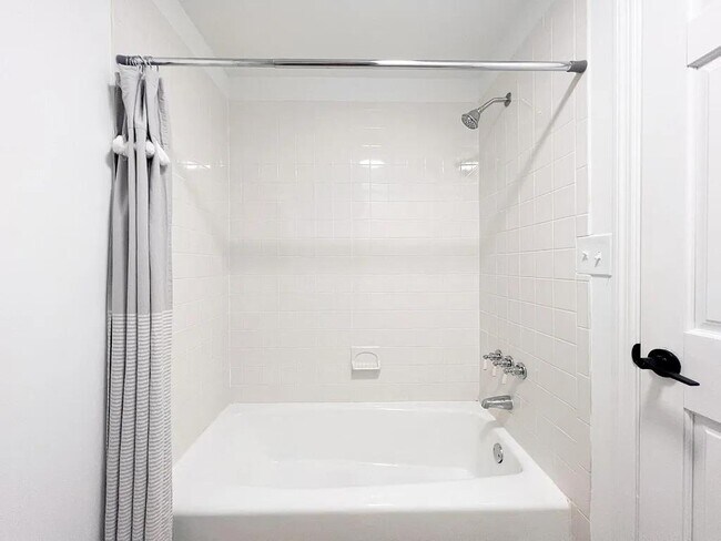 Building Photo - 12 Ginger Ln