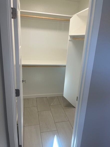 Building Photo - 1818 N Rose Quartz Dr
