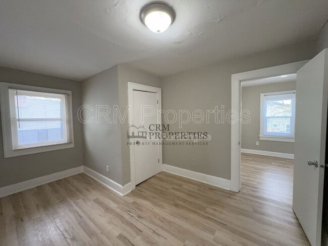 Building Photo - 301.5 N Temple Ave