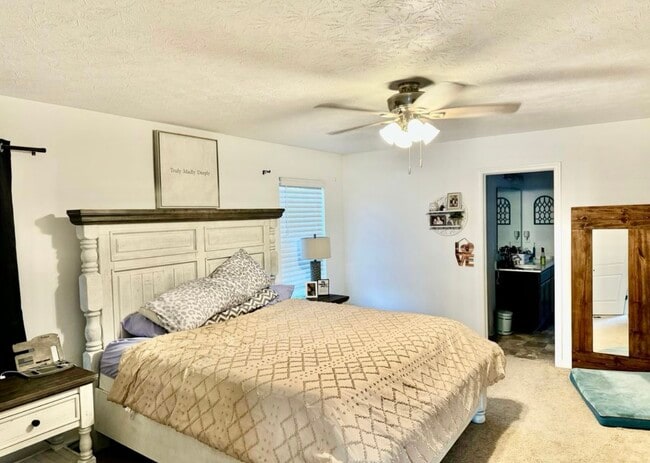 Building Photo - 13238 Landing Cir