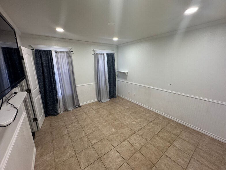 Building Photo - 7806 Grizzley Dr