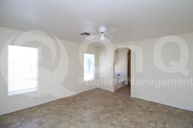 Building Photo - 2316 E Kelton Ln