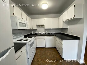 Building Photo - 4033 S Rose St # 201 2BD/1BATH Oakhurst Ap...