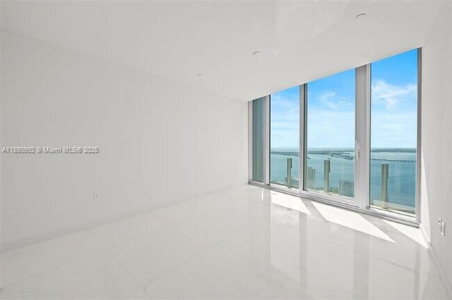 Building Photo - 300 Biscayne Blvd Way
