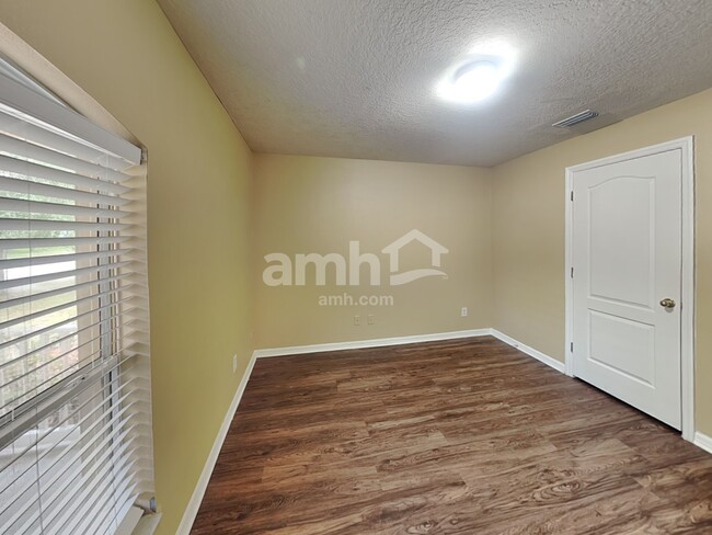 Building Photo - 1204 Mt McKinley Ct