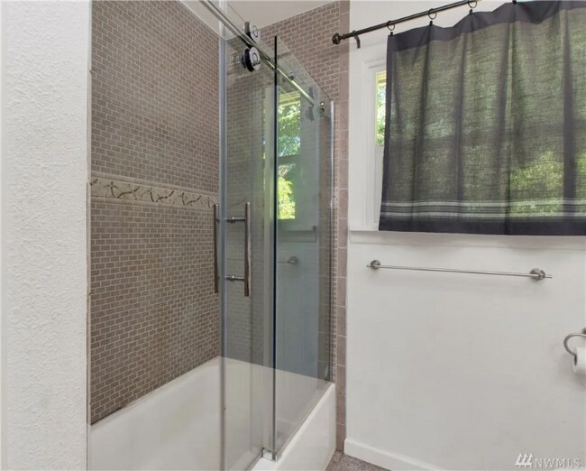 Building Photo - 1511 Wilson St SE