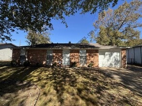 Building Photo - 149 Wildflower Dr