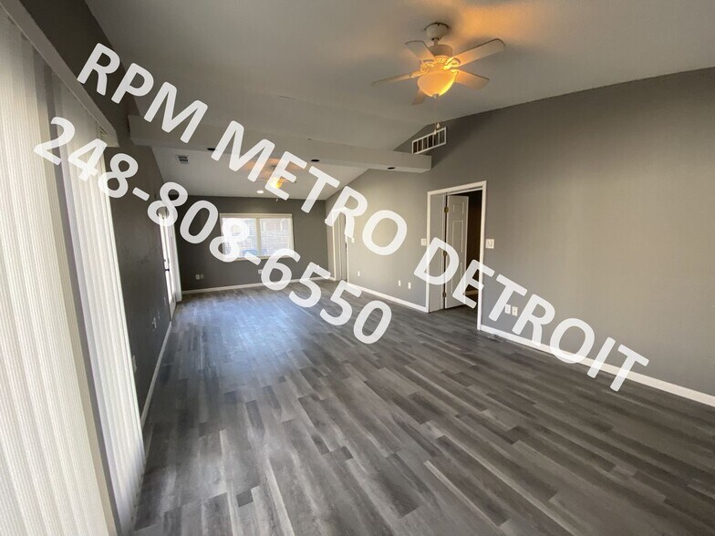 Building Photo - 28422 Parkwood St
