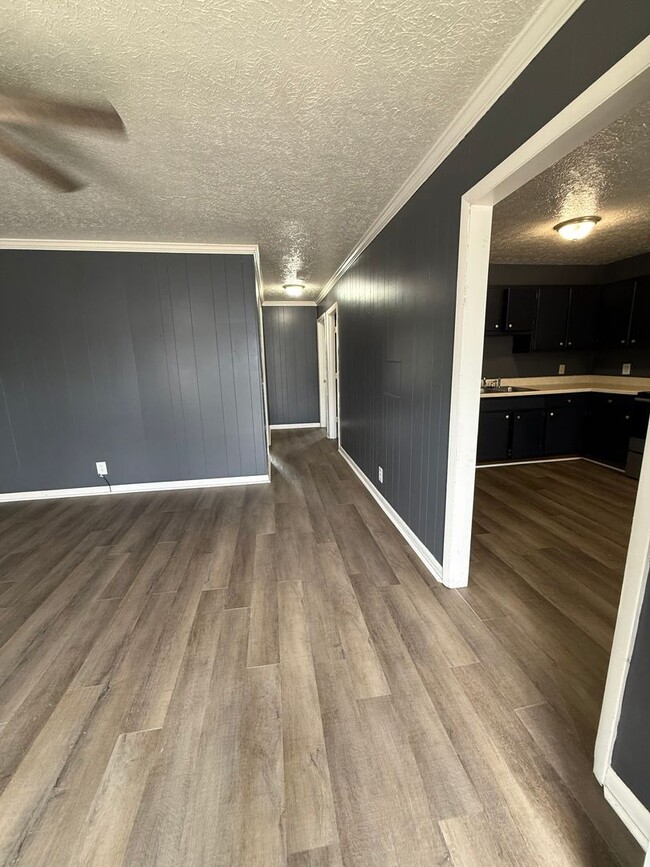 Building Photo - 2 Bedroom, 1 Bathroom Duplex in Gallatin! MOVE IN SPECIAL: FIRST FULL MONTHS RENT FREE!!