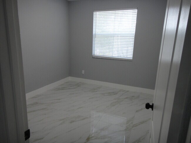 Building Photo - 2310 Shoma Ln