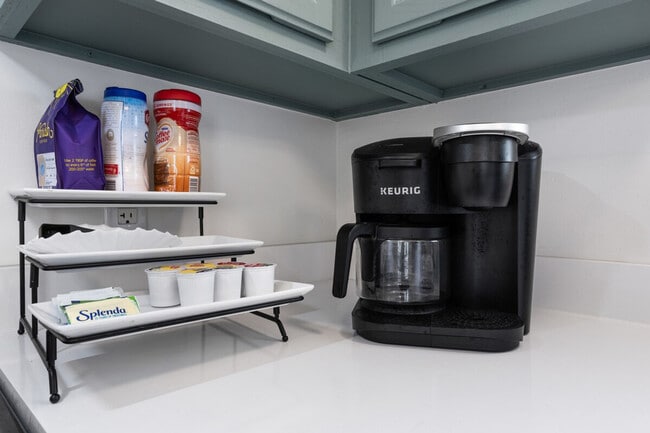 Building Photo - 1911 Government St