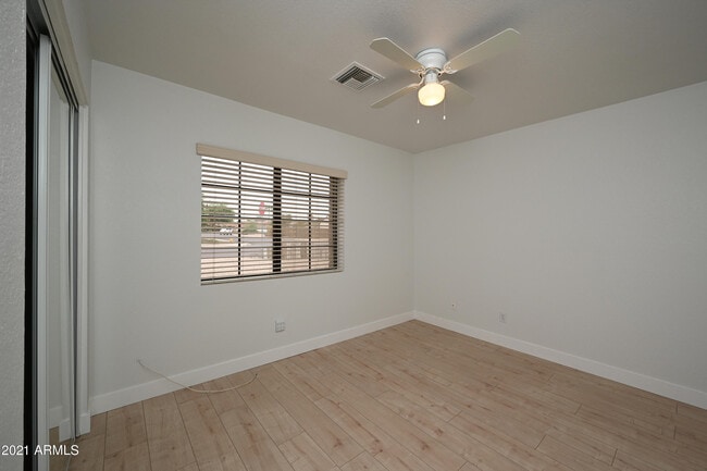 Building Photo - 7301 W Canterbury Dr