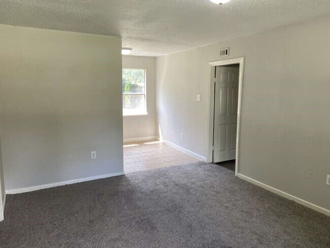 Building Photo - 5414 Northridge Dr