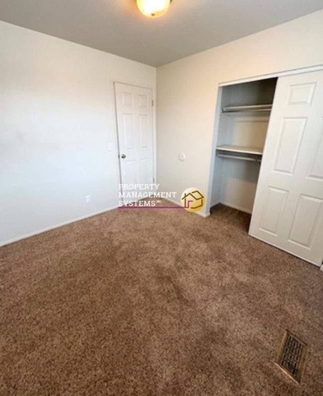 Building Photo - 4 Bedroom Home in Taylorsville!