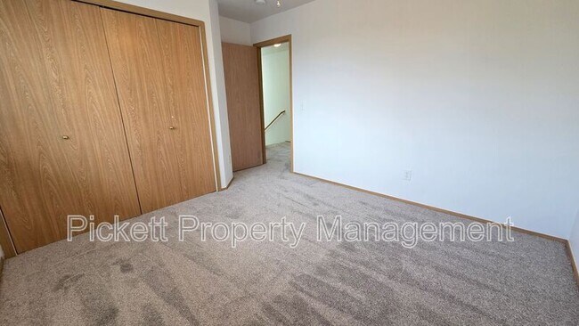 Building Photo - 11615 Breckenridge Ln NW