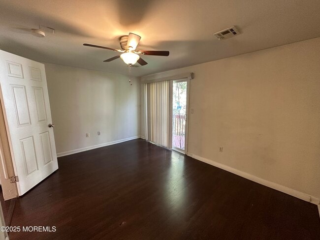 Building Photo - 143 8th St