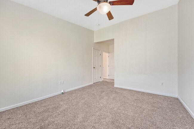 Building Photo - $2,100 - 2-Bed, 2-Bath Condo in Highlands ...