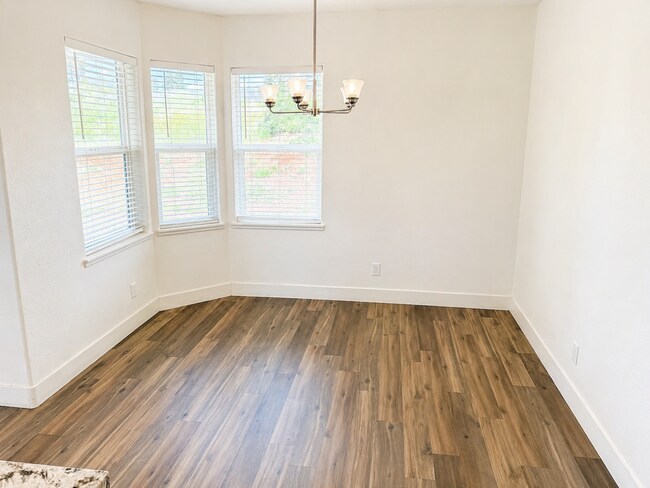 Building Photo - 3BR Home w/ 2-Car Garage, Tall ceilings & Upgraded Chef's Kitchen