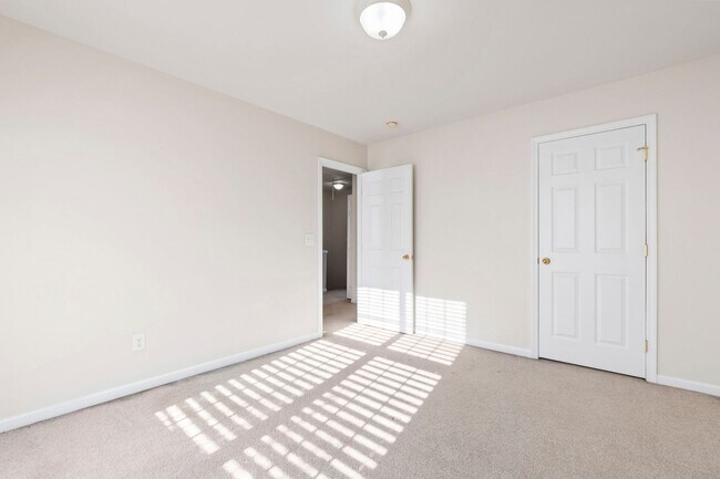 Building Photo - Prime Morrisville Location – Updated 3BR T...