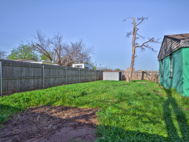 Building Photo - 5810 NW 41st St