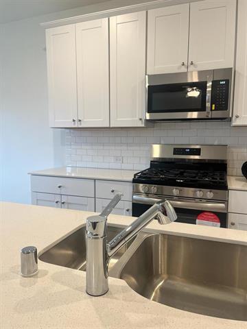 Building Photo - 1504 Van Gogh Dr