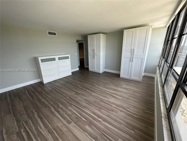 Building Photo - 600 Three Islands Boulevard
