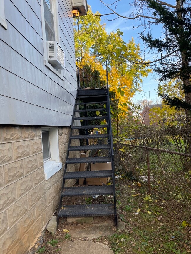 Building Photo - 3727 Milford Ave