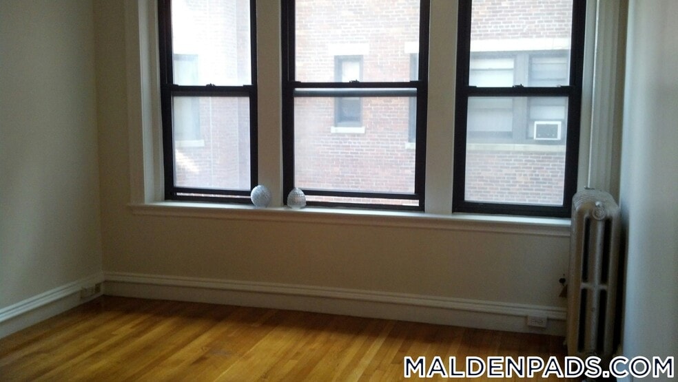 Building Photo - 17-19-19 Washington St S