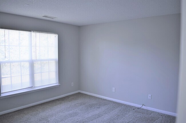 Building Photo - 3317 Alderpoint Ln