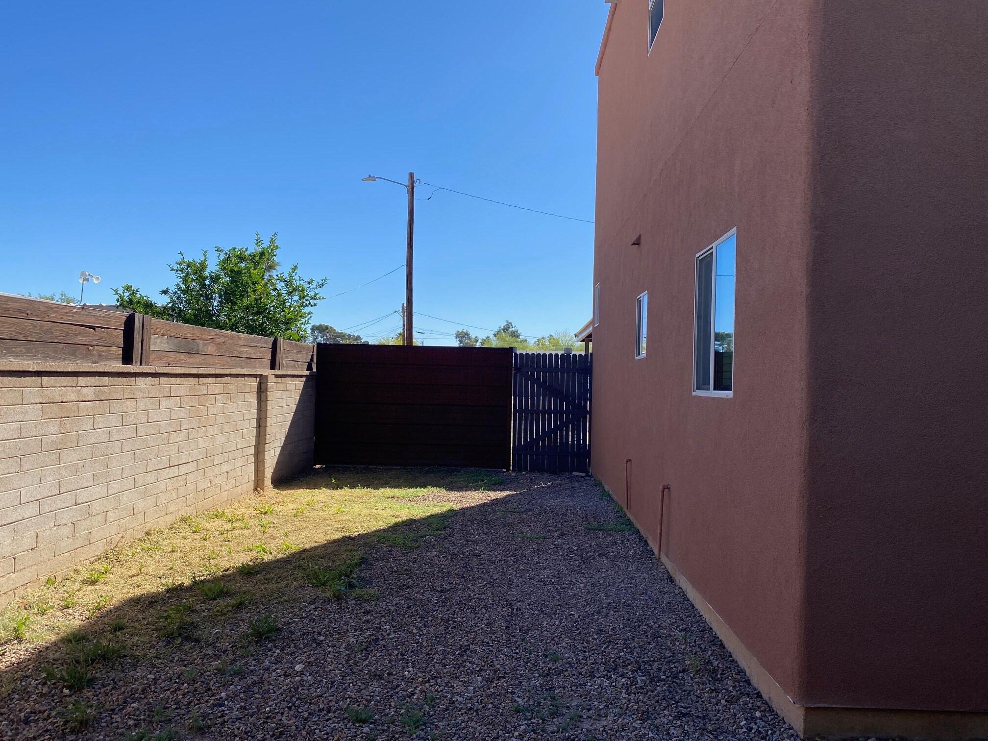 Building Photo - 3623 E Bellevue St