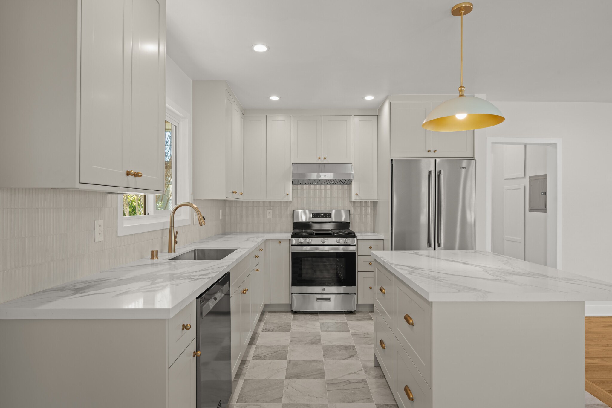 Building Photo - 5935 W 79th St