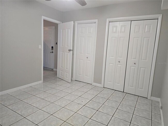 Building Photo - 2306 W St Joseph St