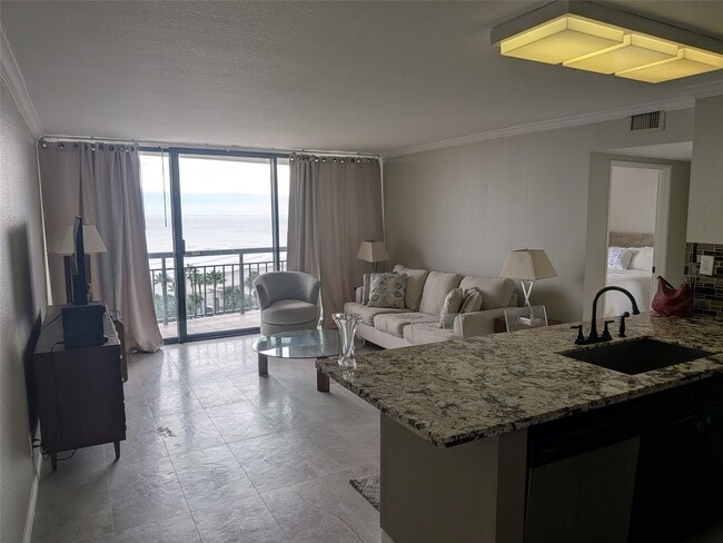 Building Photo - 5220 Seawall Blvd