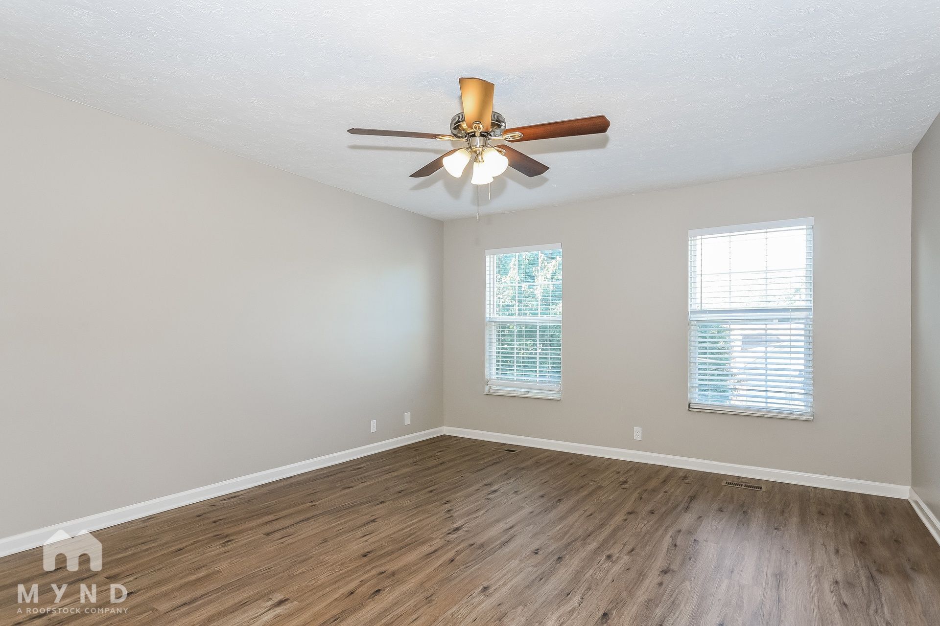 Building Photo - 1815 Apple Valley Cir