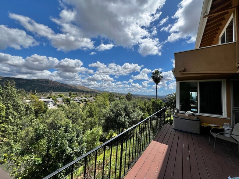 Building Photo - 10352 Cowan Heights Dr