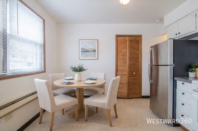 Building Photo - 1665 Harbor Ave