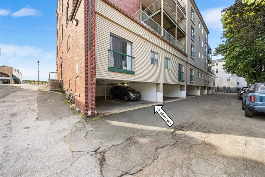 Building Photo - 315 Rantoul St