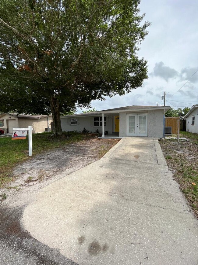 Building Photo - 4620 Aegean Ave