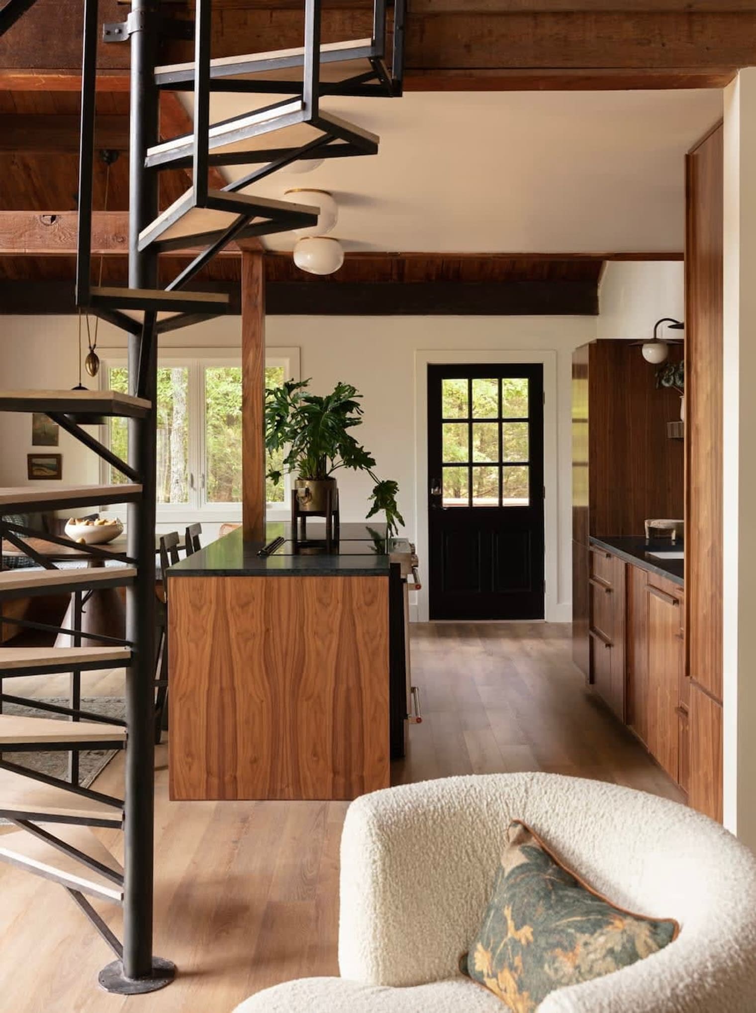 Building Photo - 11889 White Oak Dr