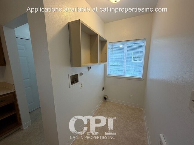 Building Photo - 321 21st Ave