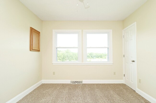Building Photo - 10 Acre Scottsville Farmette - Bring Your ...