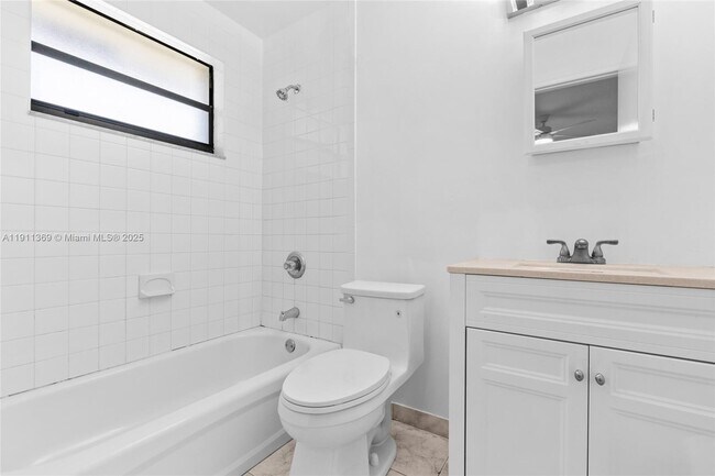 Building Photo - 5629 Taft St